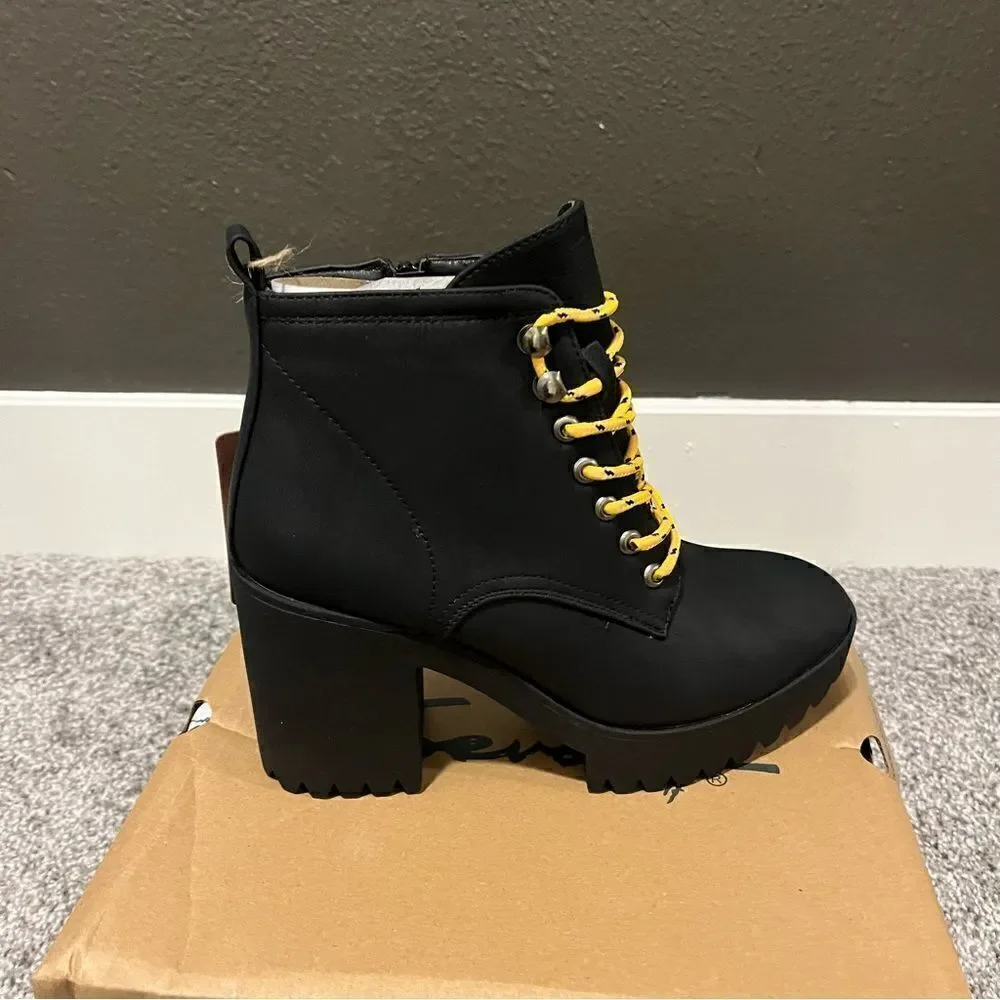 SEVEN7 Women's Flatiron Lug Sole Boots